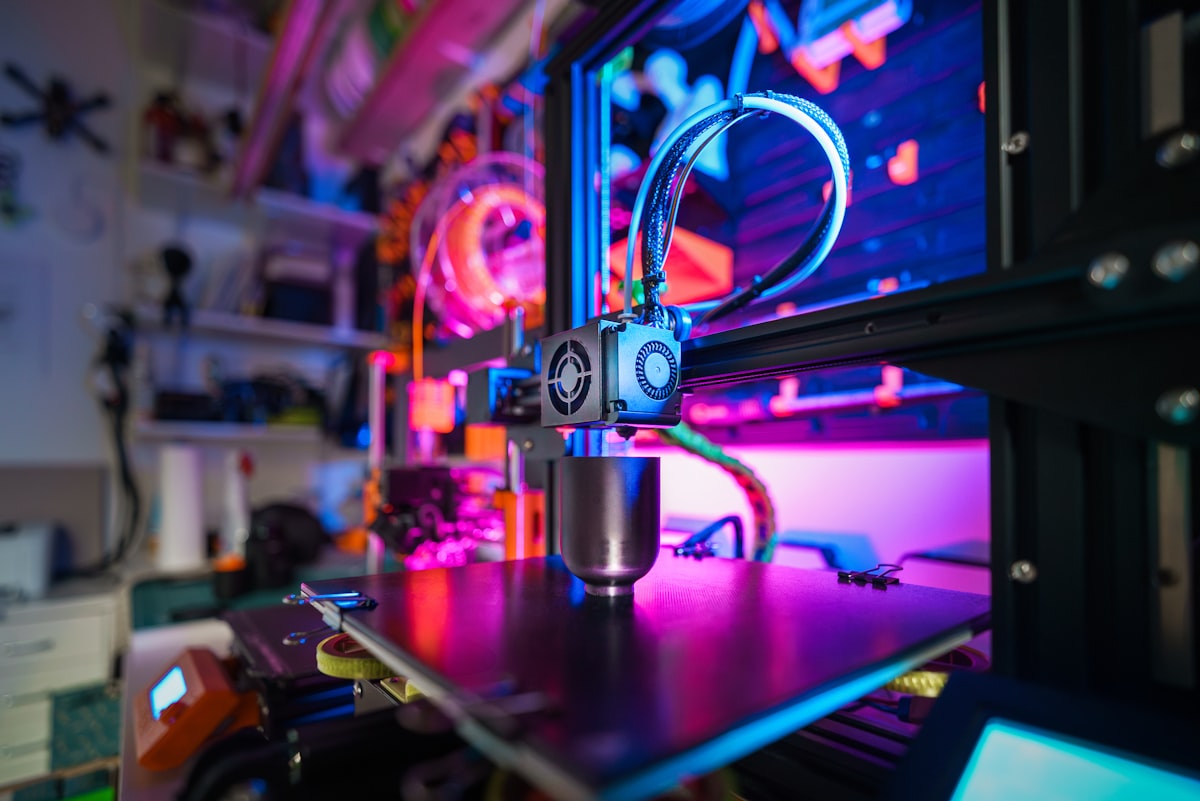 Testing Bambu H2D filament compatibility with an external spool setup on the workbench